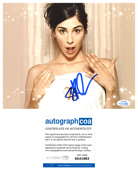 Sarah Silverman Sexy Signed Autograph 8x10 Photo ACOA - Outlaw Hobbies Authentic Autographs