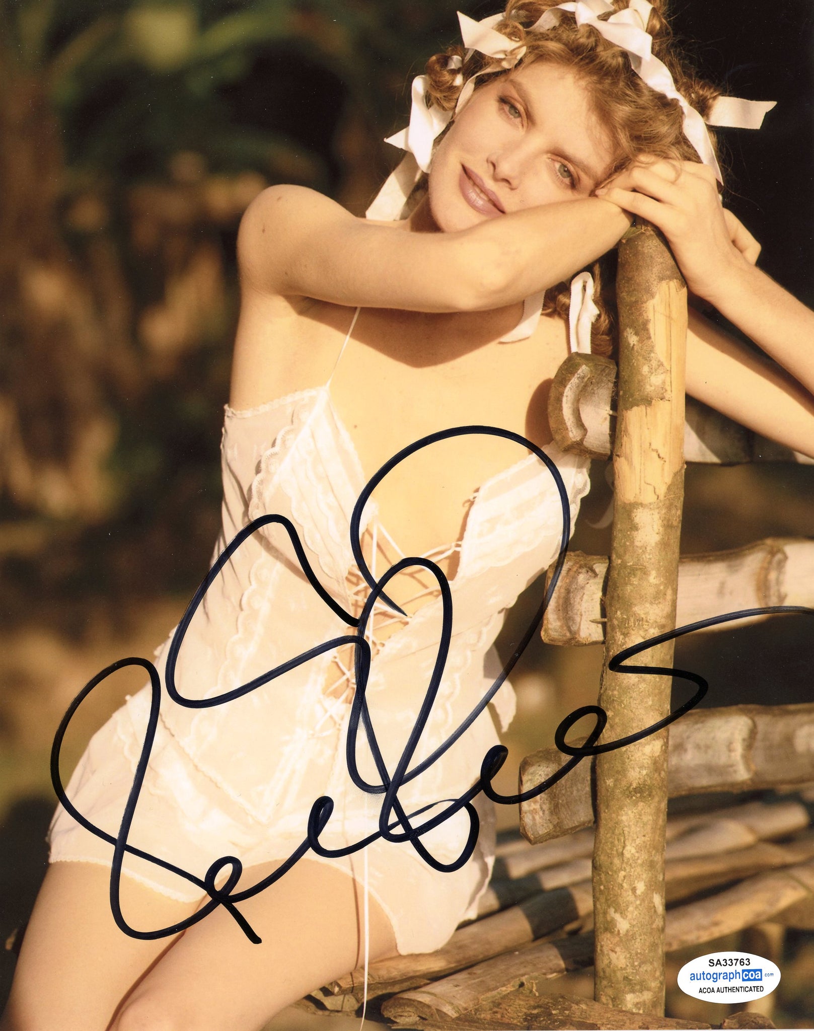 Rene Russo Sexy Signed Autograph 8x10 Photo ACOA #3 - Outlaw Hobbies Authentic Autographs