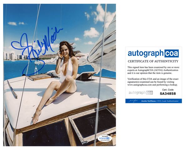 Bailee Madison Sexy Signed Autograph 8x10 Photo ACOA #37 - Outlaw Hobbies Authentic Autographs