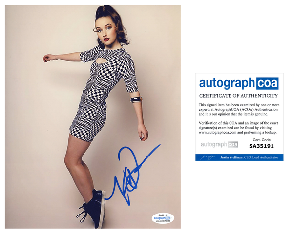 Kaitlyn Dever Sexy Signed Autograph 8x10 Photo ACOA #3 - Outlaw Hobbies Authentic Autographs