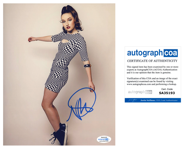 Kaitlyn Dever Sexy Signed Autograph 8x10 Photo ACOA #5 - Outlaw Hobbies Authentic Autographs