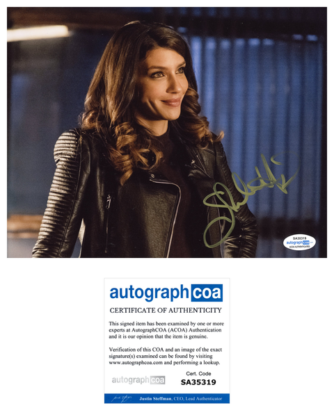 Juliana Harkavy Arrow Signed Autograph 8x10 Photo ACOA - Outlaw Hobbies Authentic Autographs