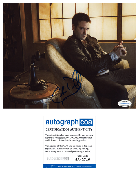 Colin Donnell Arrow Signed Autograph 8x10 Photo ACOA #2