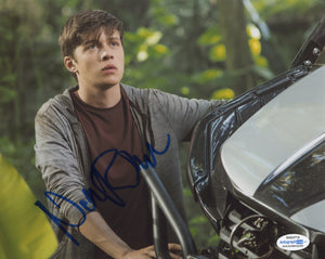 Nick Robinson Jurassic World Signed Autograph 8x10 Photo ACOA
