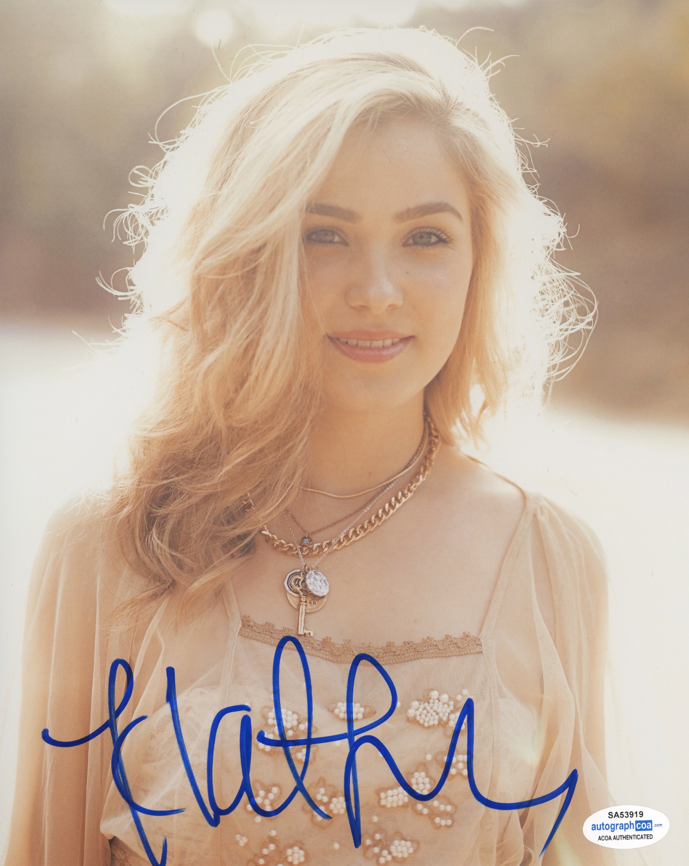 Haley Lu Richardson Sexy Signed Autograph 8x10 Photo ACOA | Outlaw Hobbies  Authentic Autographs