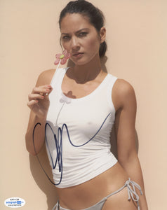 Olivia Munn Sexy Signed Autograph 8x10 Photo ACOA