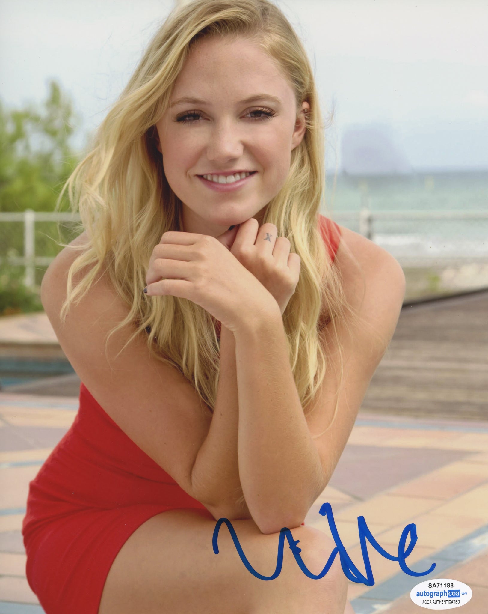 Maika Monroe Sexy Signed Autograph 8x10 Photo ACOA