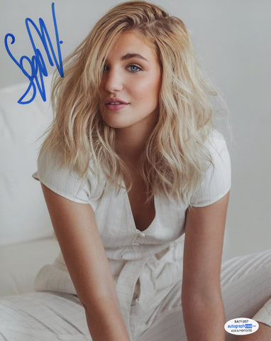 Sophie Nelisse Sexy Signed Autograph 8x10 Photo ACOA