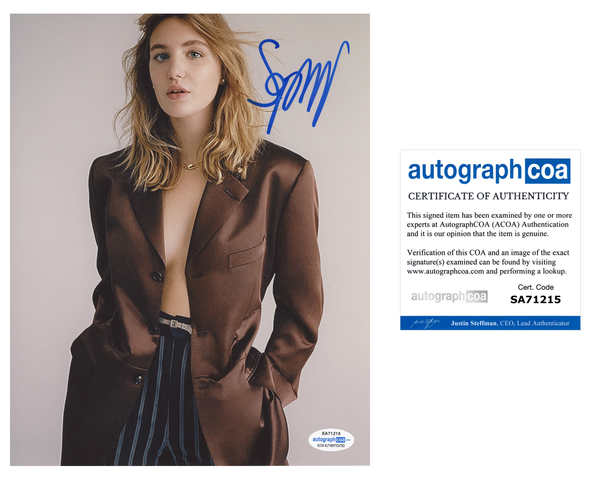 Sophie Nelisse Sexy Signed Autograph 8x10 Photo ACOA