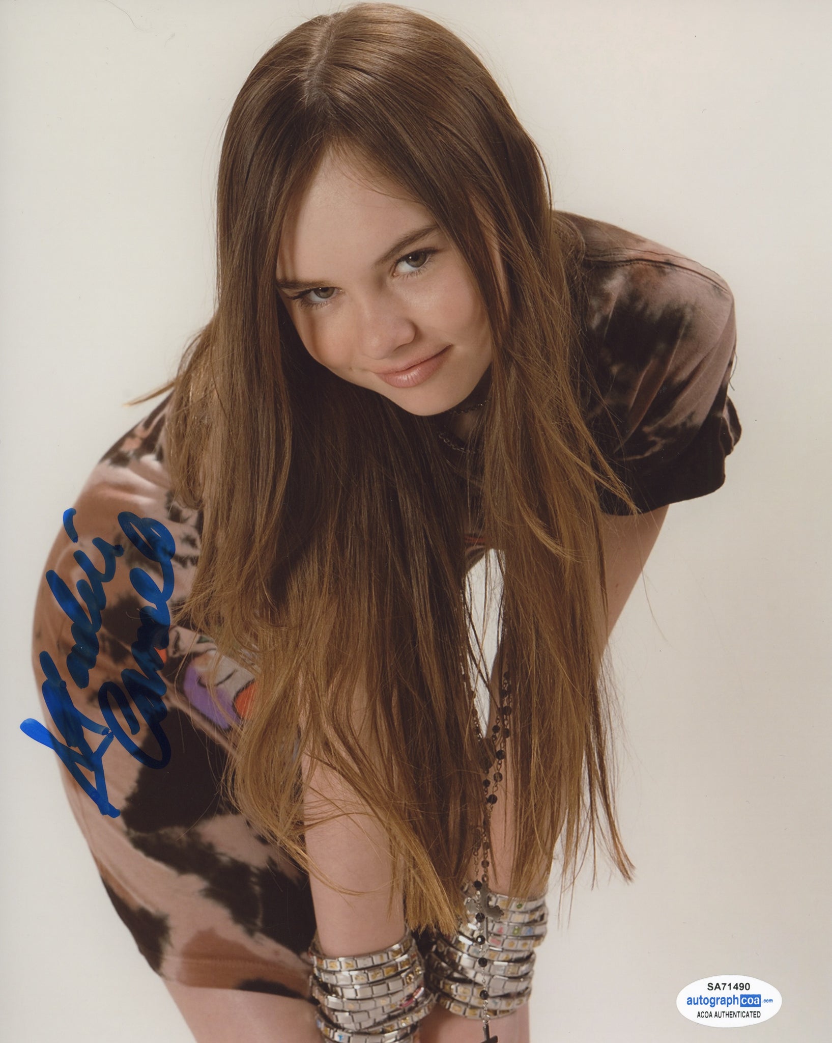 Madeline Carroll Signed Autograph 8x10 Photo ACOA