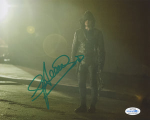 Stephen Amell Arrow Oliver Queen Signed Autograph 8x10 Photo ACOA