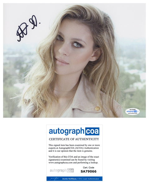 Nicola Peltz Sexy Signed Autograph 8x10 Photo ACOA