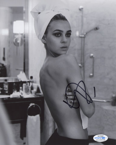 Nicola Peltz Sexy Signed Autograph 8x10 Photo ACOA