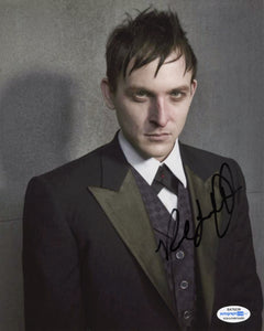 Robin Lord Taylor Gotham Signed Autograph 8x10 Photo ACOA