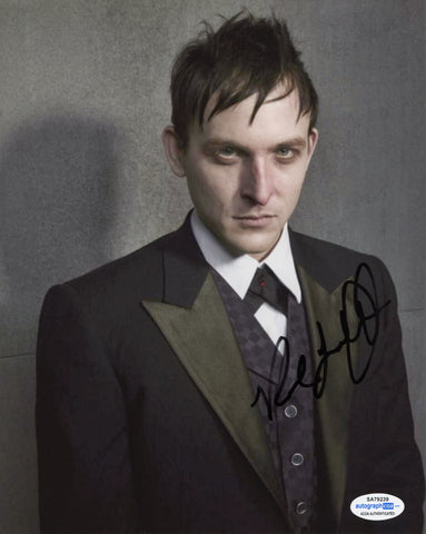 Robin Lord Taylor Gotham Signed Autograph 8x10 Photo ACOA