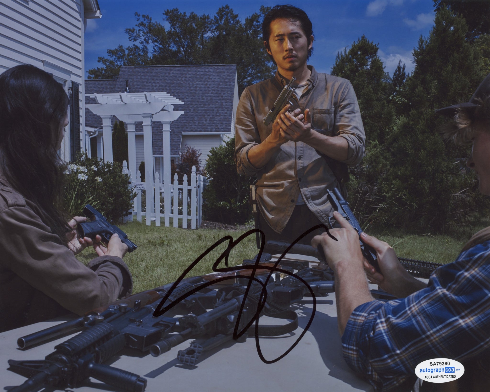 Steven Yeun The Walking Dead Signed Autograph 8x10 Photo ACOA