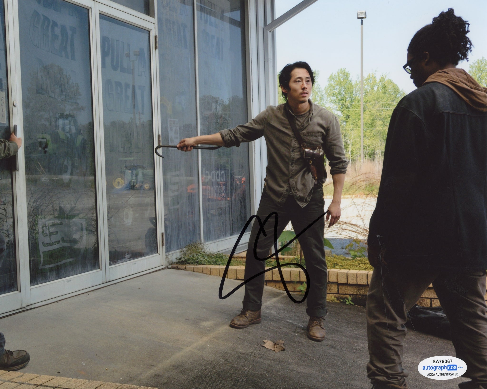 Steven Yeun The Walking Dead Signed Autograph 8x10 Photo ACOA