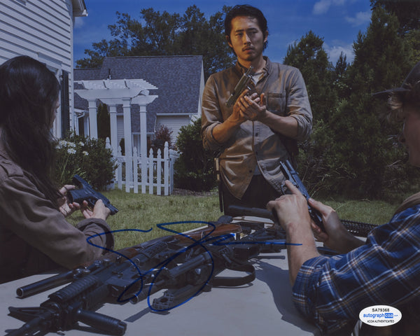 Steven Yeun The Walking Dead Signed Autograph 8x10 Photo ACOA