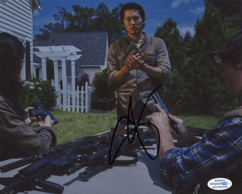 Steven Yeun Walking Dead Signed Autograph 8x10 Photo ACOA