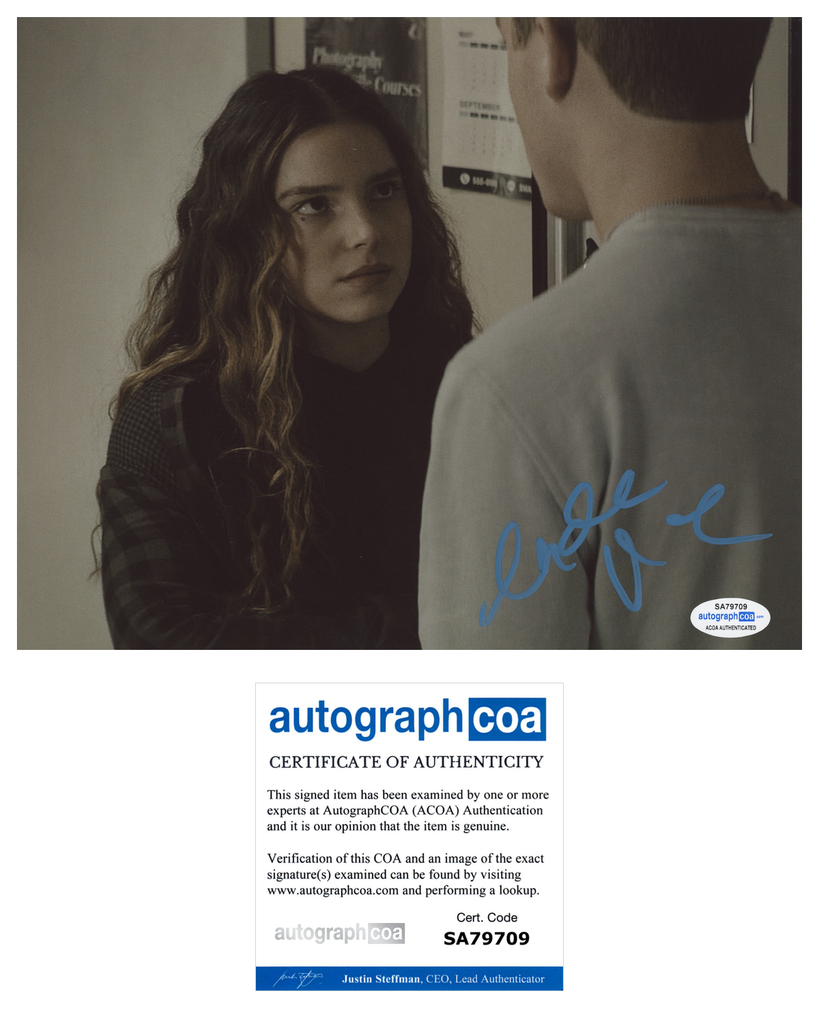 Inde Navarrette Superman And Lois Signed Autograph 8x10 Photo ACOA inde-navarrette-superman-and-lois-signed-autograph-8x10-photo-acoa