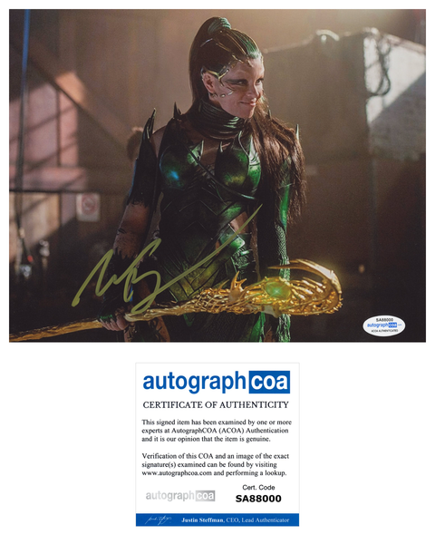 Elizabeth Banks Power Rangers Signed Autograph 8x10 Photo ACOA