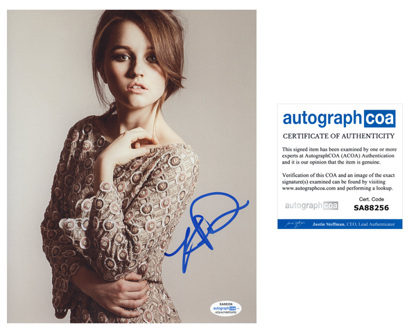 Kaitlyn Dever Sexy Signed Autograph 8x10 Photo ACOA