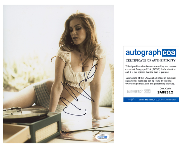 Isla Fisher Sexy Signed Autograph 8x10 Photo ACOA