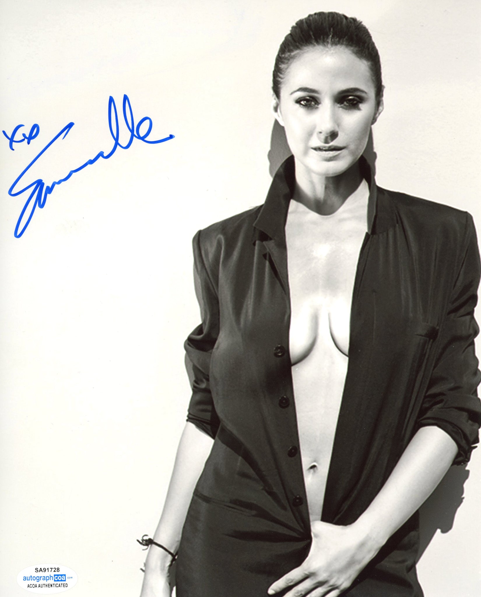 Emmanuelle Chriqui Sexy Superman and Lois Signed Autograph 8x10 Photo ACOA