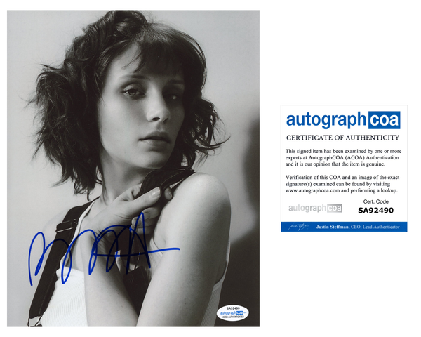 Bryce Dallas Howard Sexy Signed Autograph 8x10 Photo ACOA