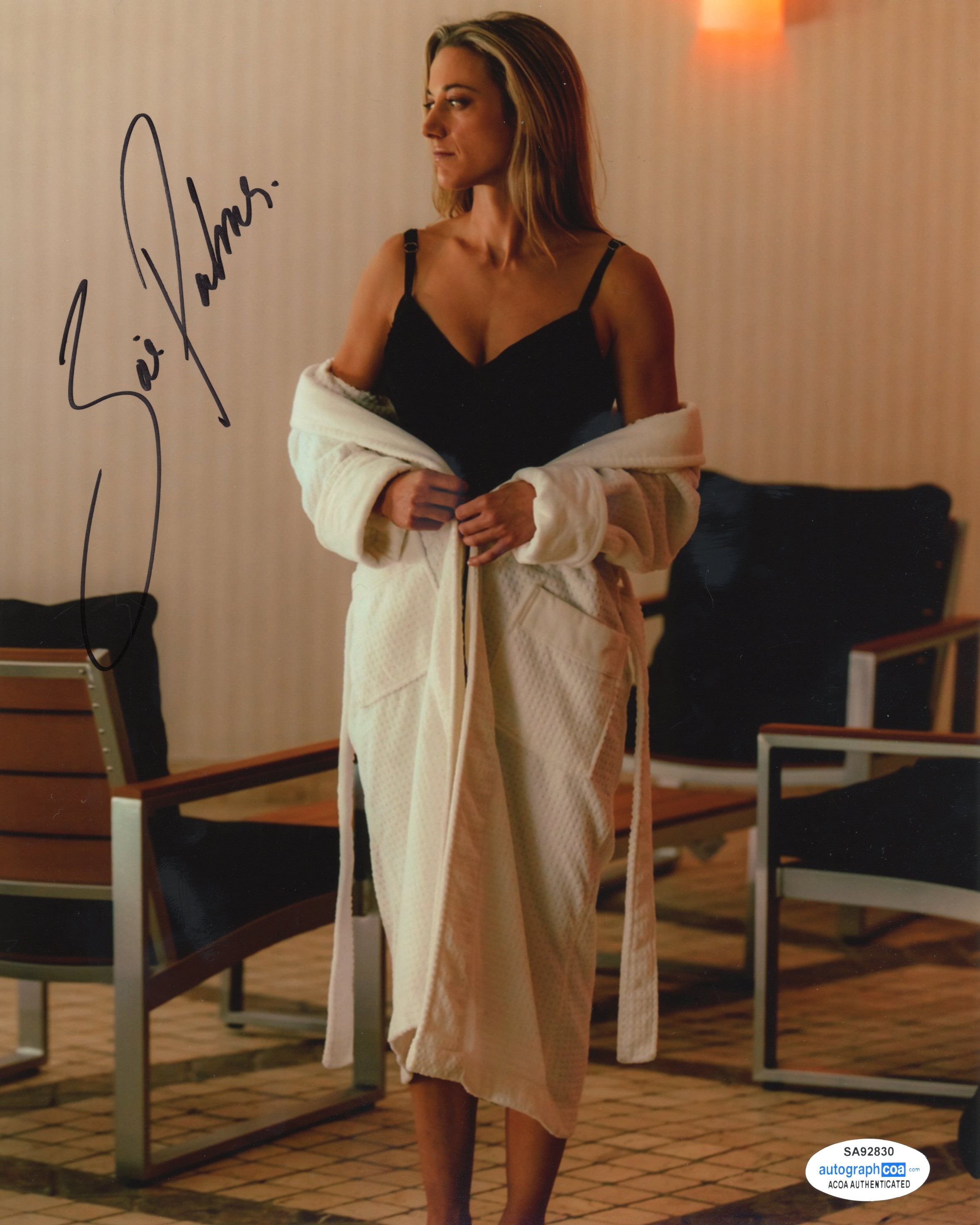 Zoie Palmer Sexy Signed Autograph 8x10 Photo ACOA | Outlaw Hobbies