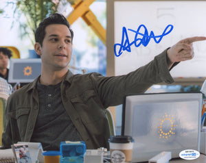 Skylar Astin Zoey's Extraordinary Playlist Signed Autograph 8x10 Photo ACOA