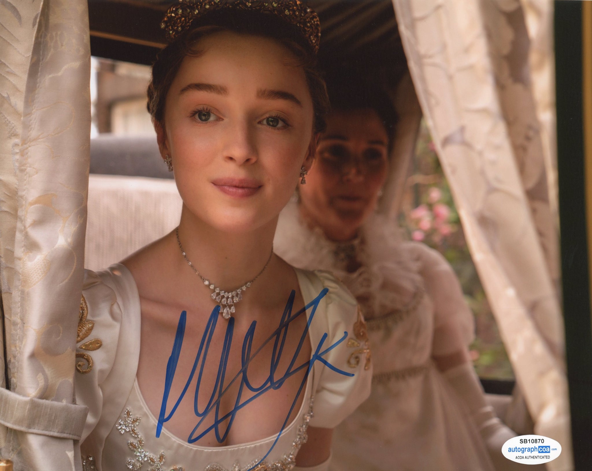 Phoebe Dynevor Bridgerton Signed Autograph 8x10 Photo ACOA