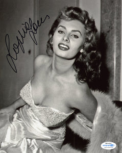 Sophia Loren Sexy Signed Autograph 8x10 Photo ACOA