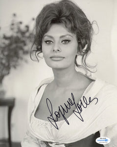 Sophia Loren Sexy Signed Autograph 8x10 Photo ACOA