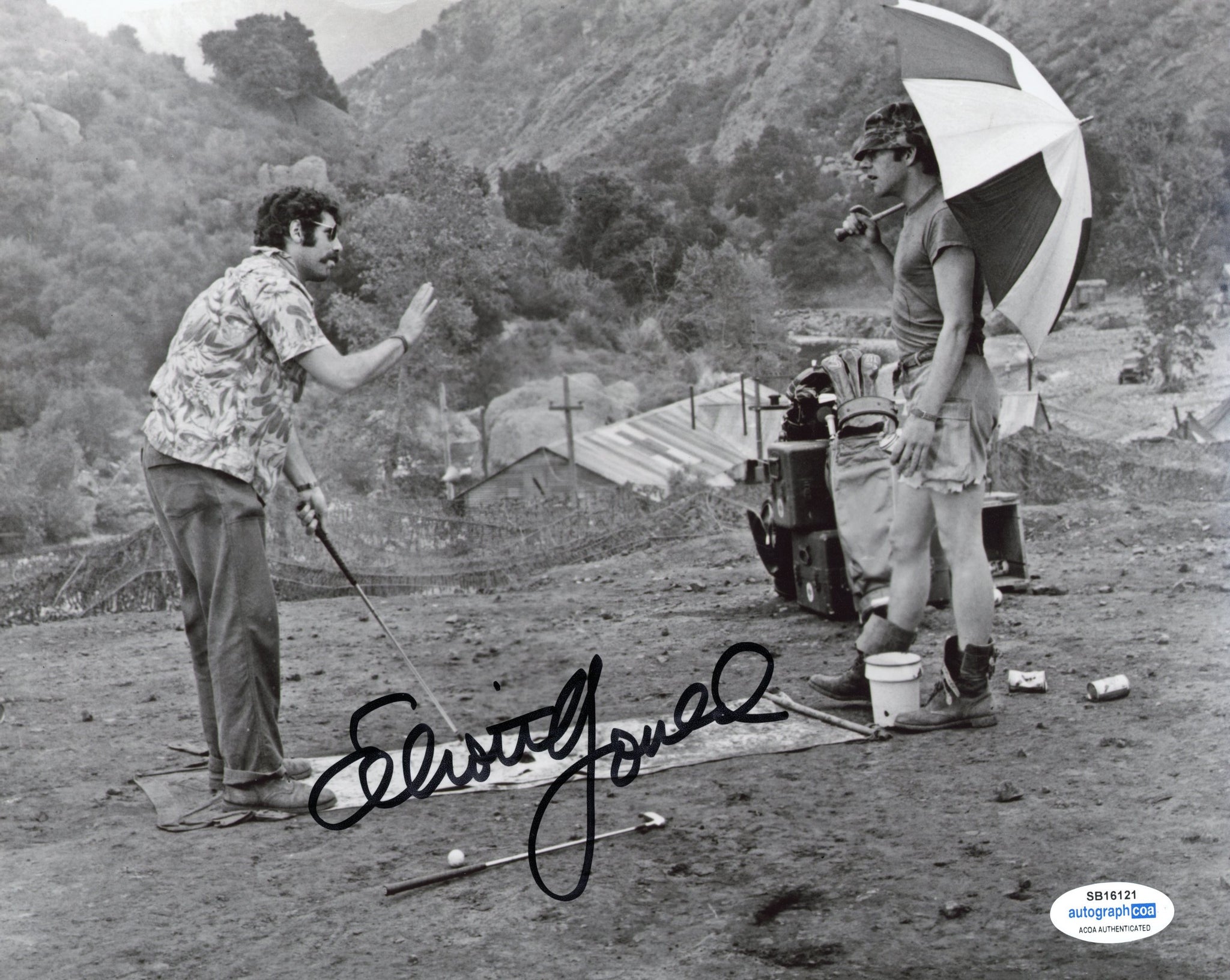 Elliott Gould MASH Signed Autograph 8x10 Photo ACOA