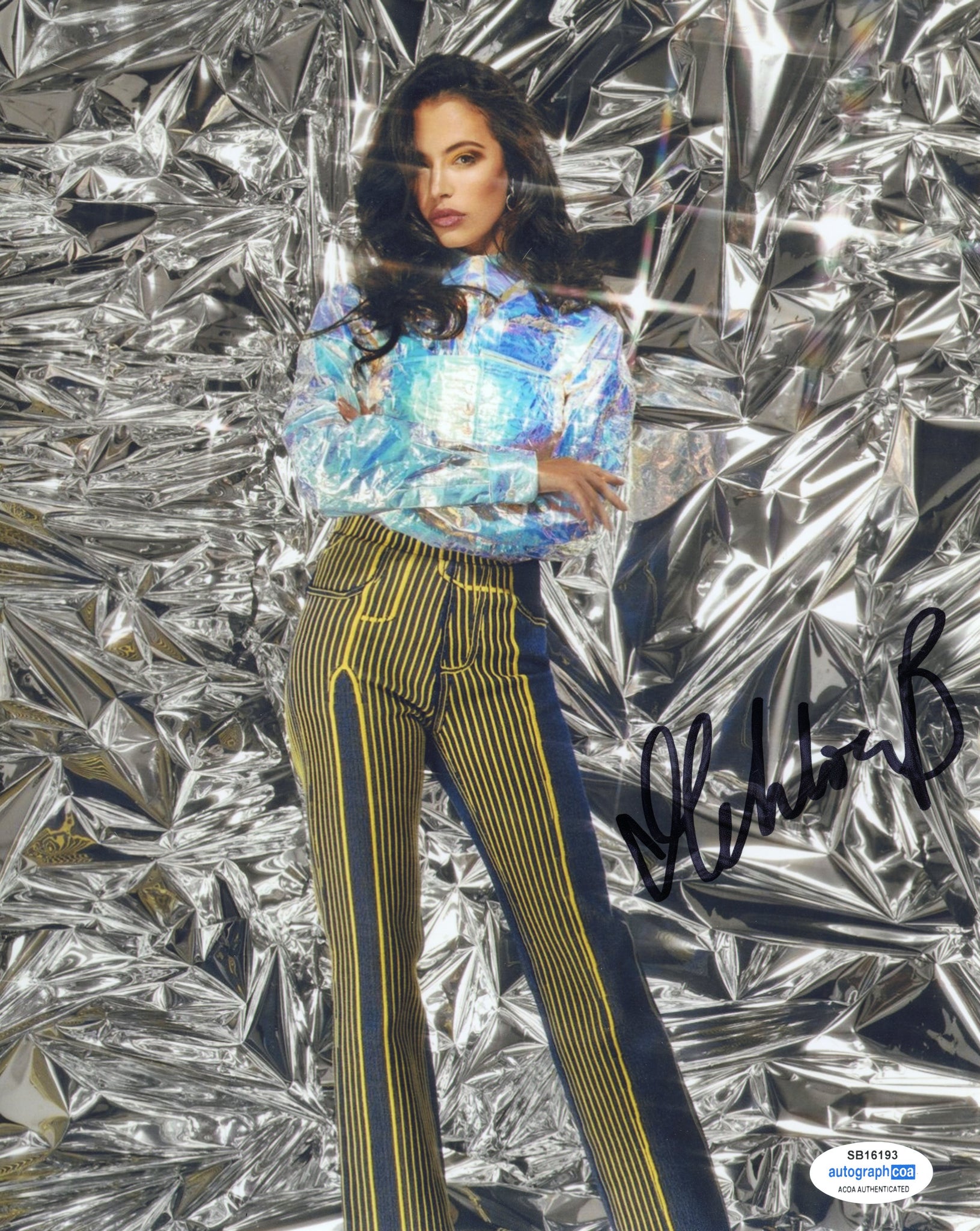 Chloe Bridges The Goldbergs Sexy Signed Autograph 8x10 Photo ACOA