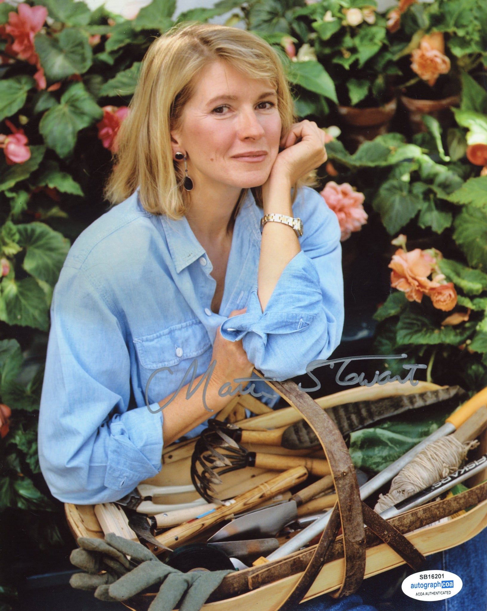 Martha Stewart Signed Autograph 8x10 Photo ACOA