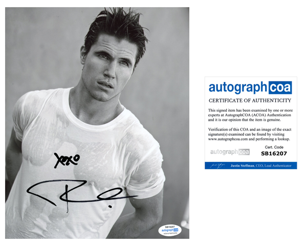 Robbie Amell Resident Evil Signed Autograph 8x10 Photo ACOA