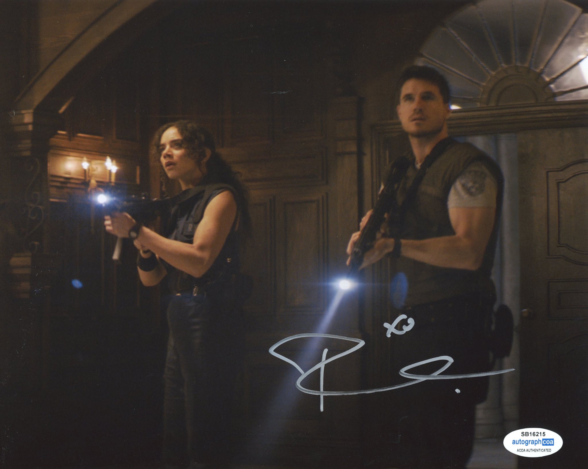 Robbie Amell Resident Evil Signed Autograph 8x10 Photo ACOA