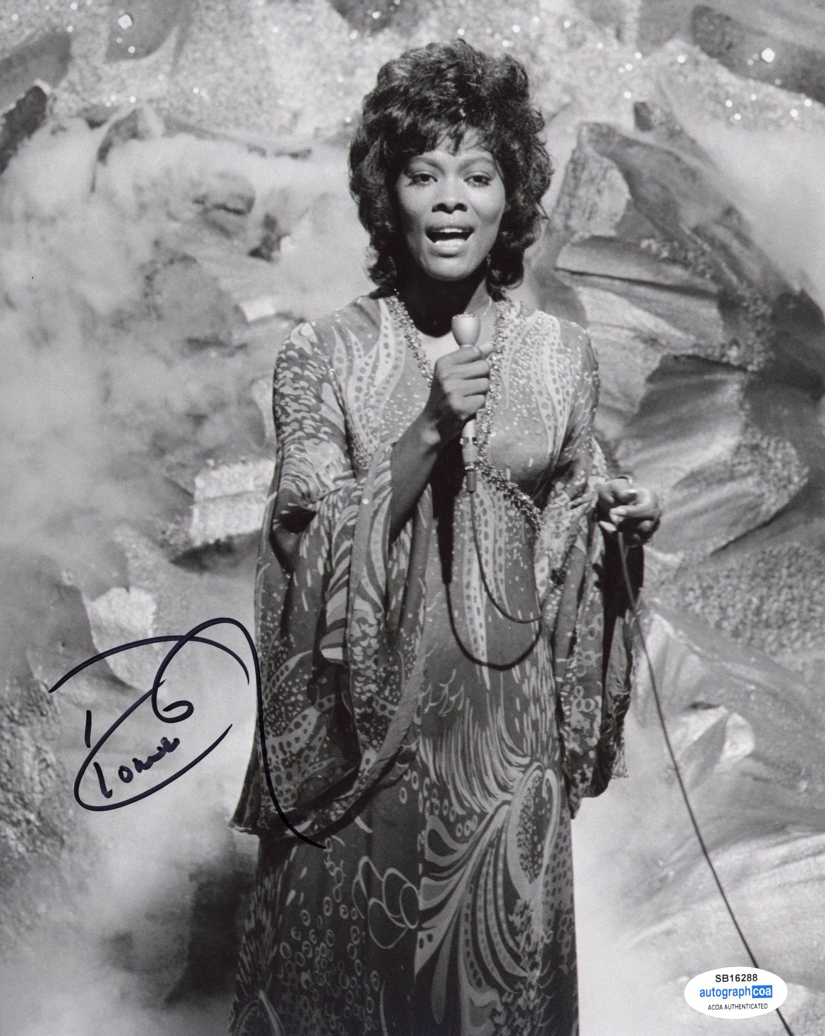 Dionne Warwick Singer Signed Autograph 8x10 Photo ACOA