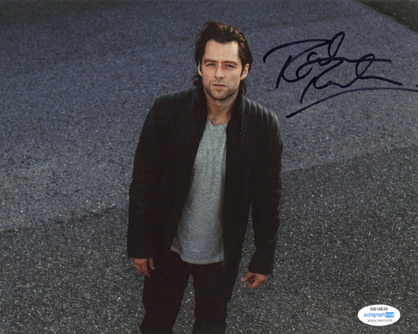 Richard Rankin Outlander Signed Autograph 8x10 Photo ACOA