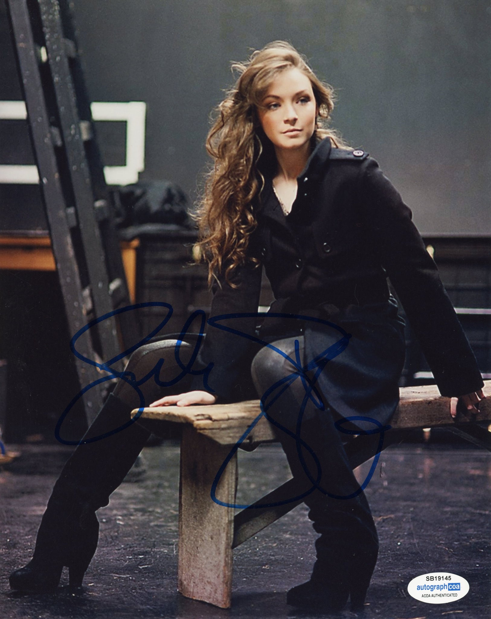 Sarah Bolger Sexy Signed Autograph 8x10 Photo ACOA