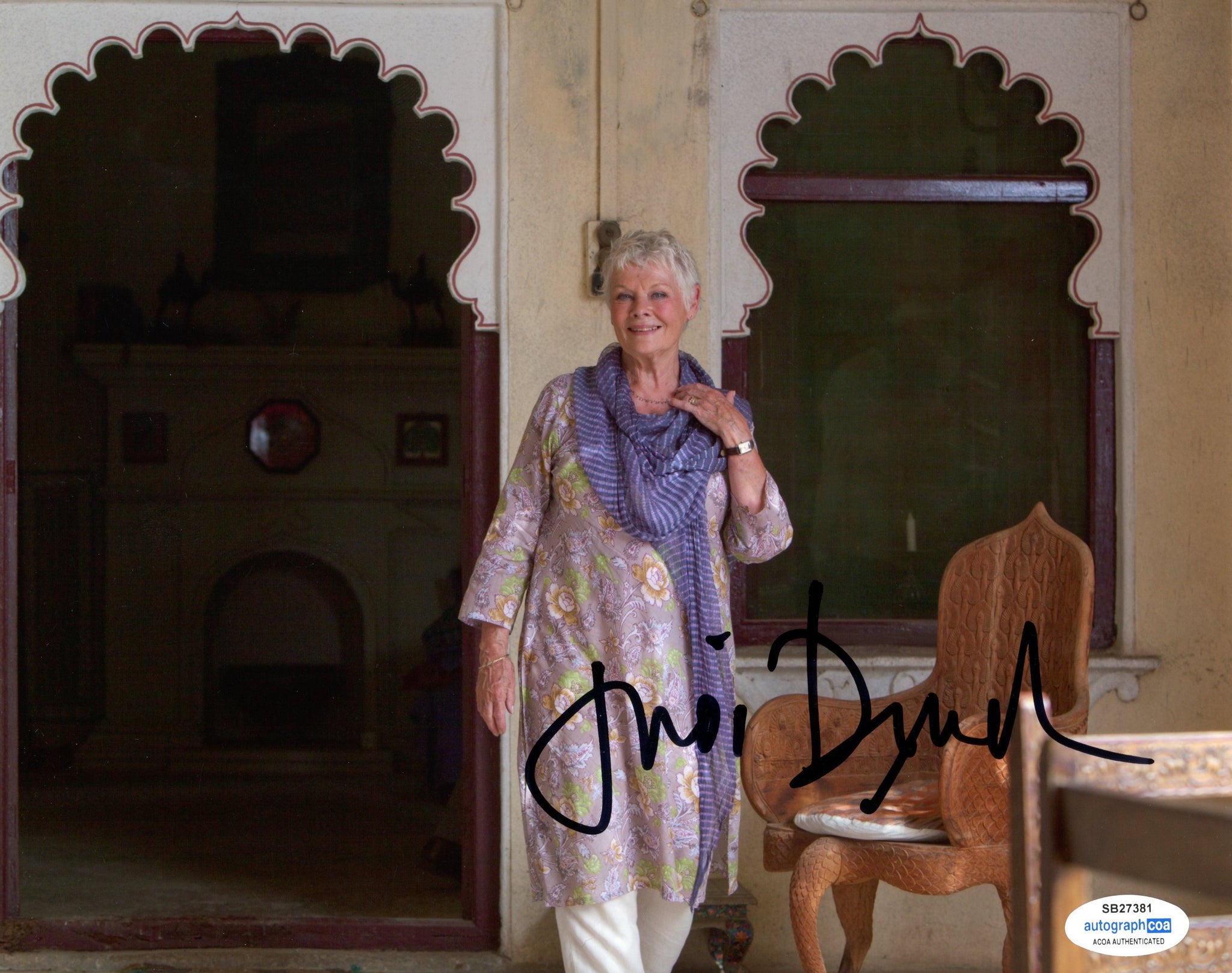 Judi Dench Exotic Marigold Signed Autograph 8x10 Photo ACOA