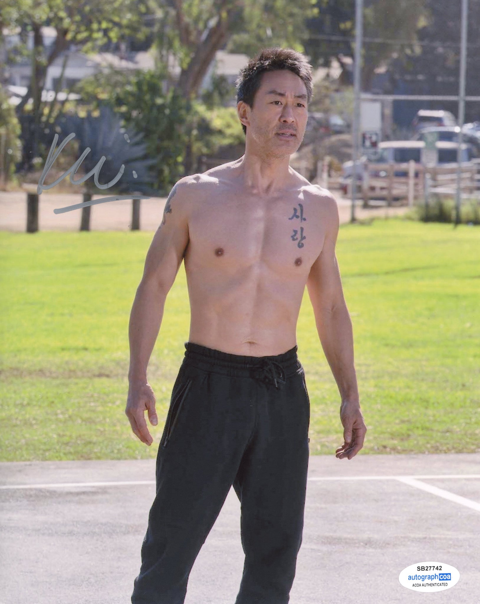 Kenneth Choi 9-1-1 Chimney Signed Autograph 8x10 Photo ACOA