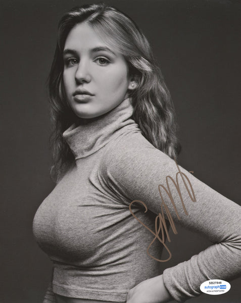 Sophie Nelisse Sexy Yellowjackets Signed Autograph 8x10 Photo ACOA