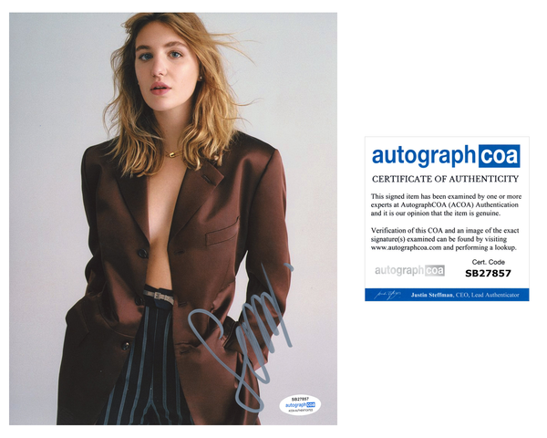 Sophie Nelisse Sexy Yellowjackets Signed Autograph 8x10 Photo ACOA