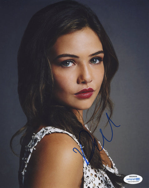 Danielle Campbell Originals Signed Autograph 8x10 Photo ACOA