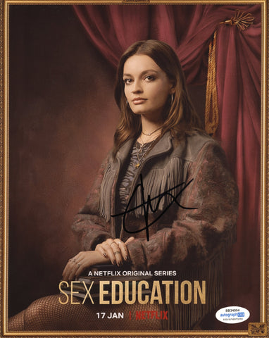 Emma Mackey Sex Education Signed Autograph 8x10 photo ACOA