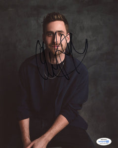 Oliver Jackson Cohen Haunting Bly Manor Signed Autograph 8x10 Photo ACOA