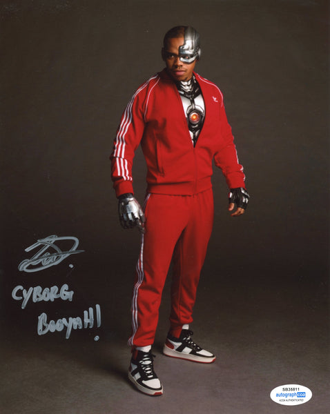 Joivan Wade Doom Patrol Signed Autograph 8x10 Photo ACOA